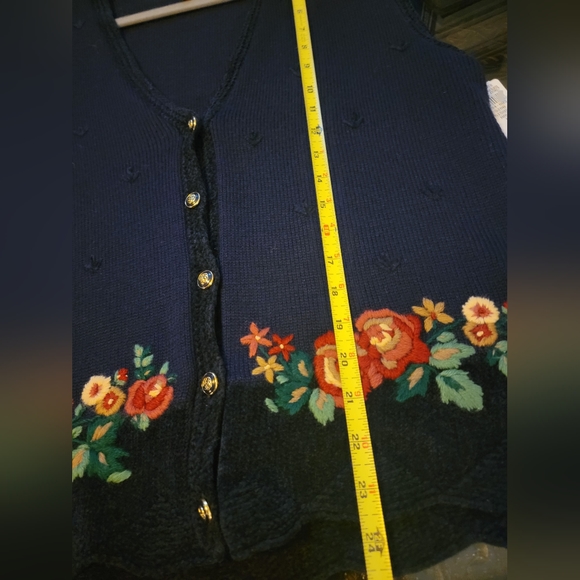 Vintage Navy Koret Sweater Vest With Floral Embroidery Size Medium NWT - Picture 4 of 14